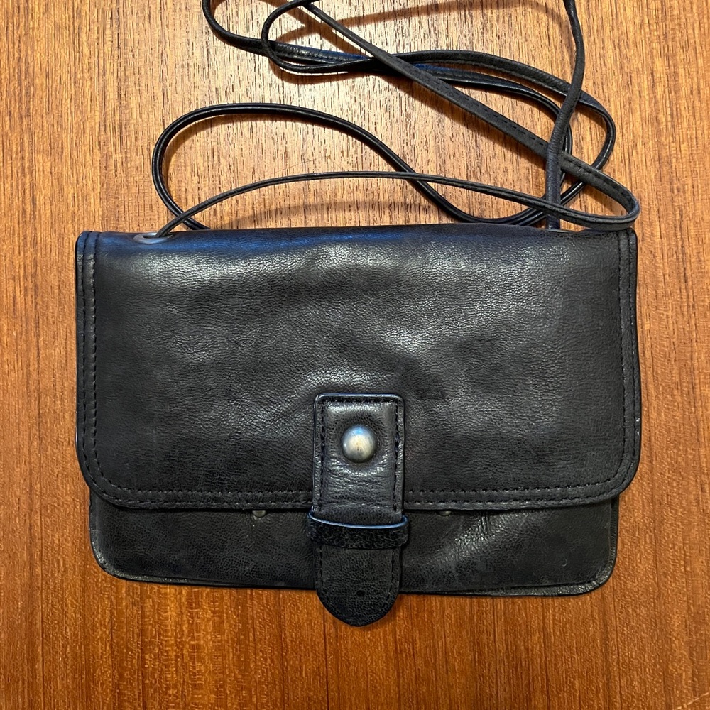 Lucky Brand Leather Credit Card Purse